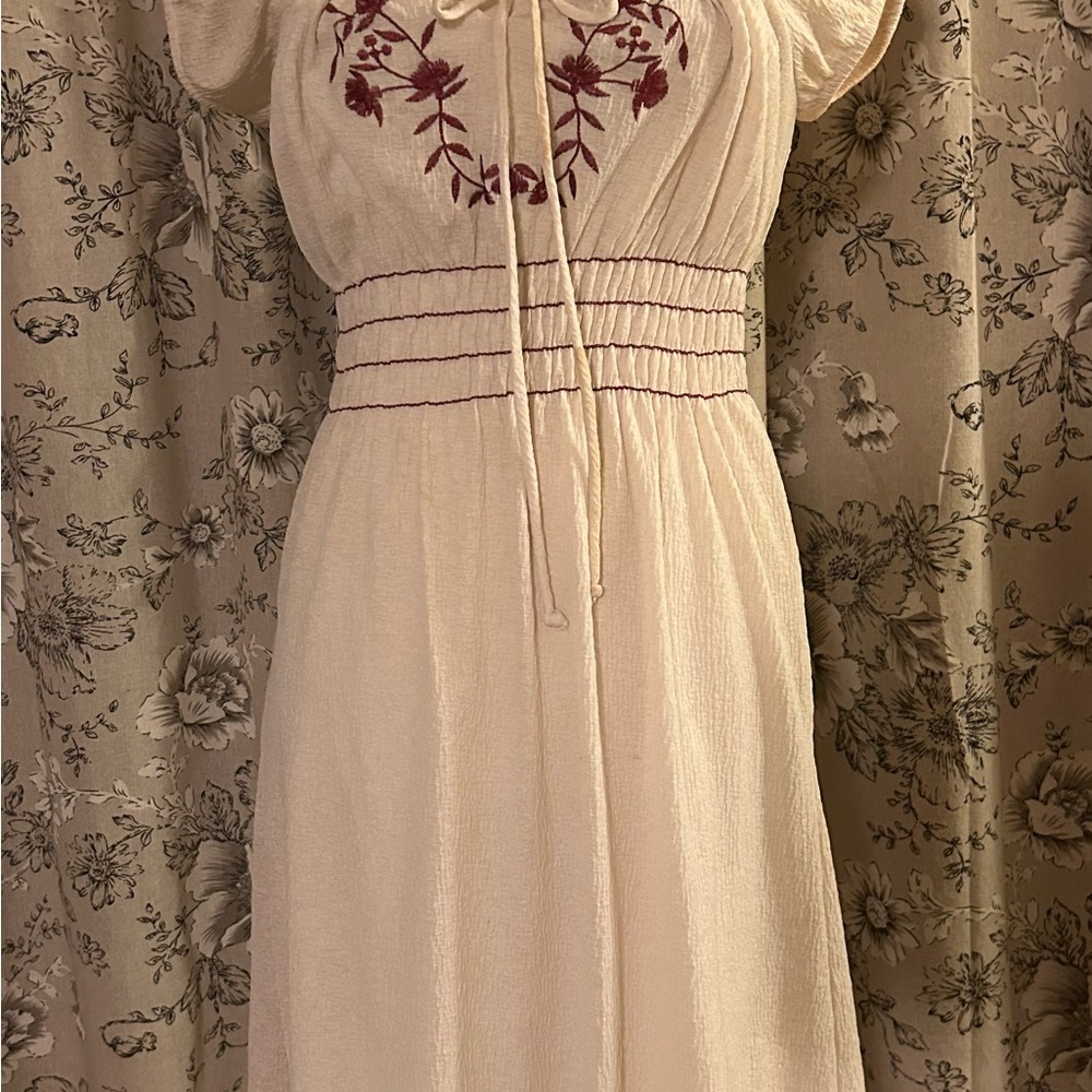 Tailor Vintage Cream Dress with Purple Floral Design